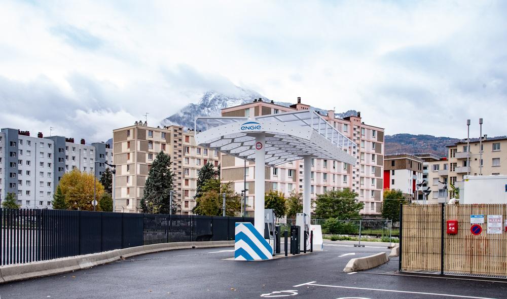 Vue de l'auvent station GNV Grenoble