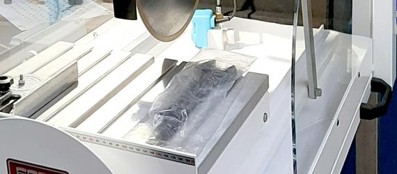 Carénage de machine – Piétement et carénage de tronçonneuse pour la découpe du verre